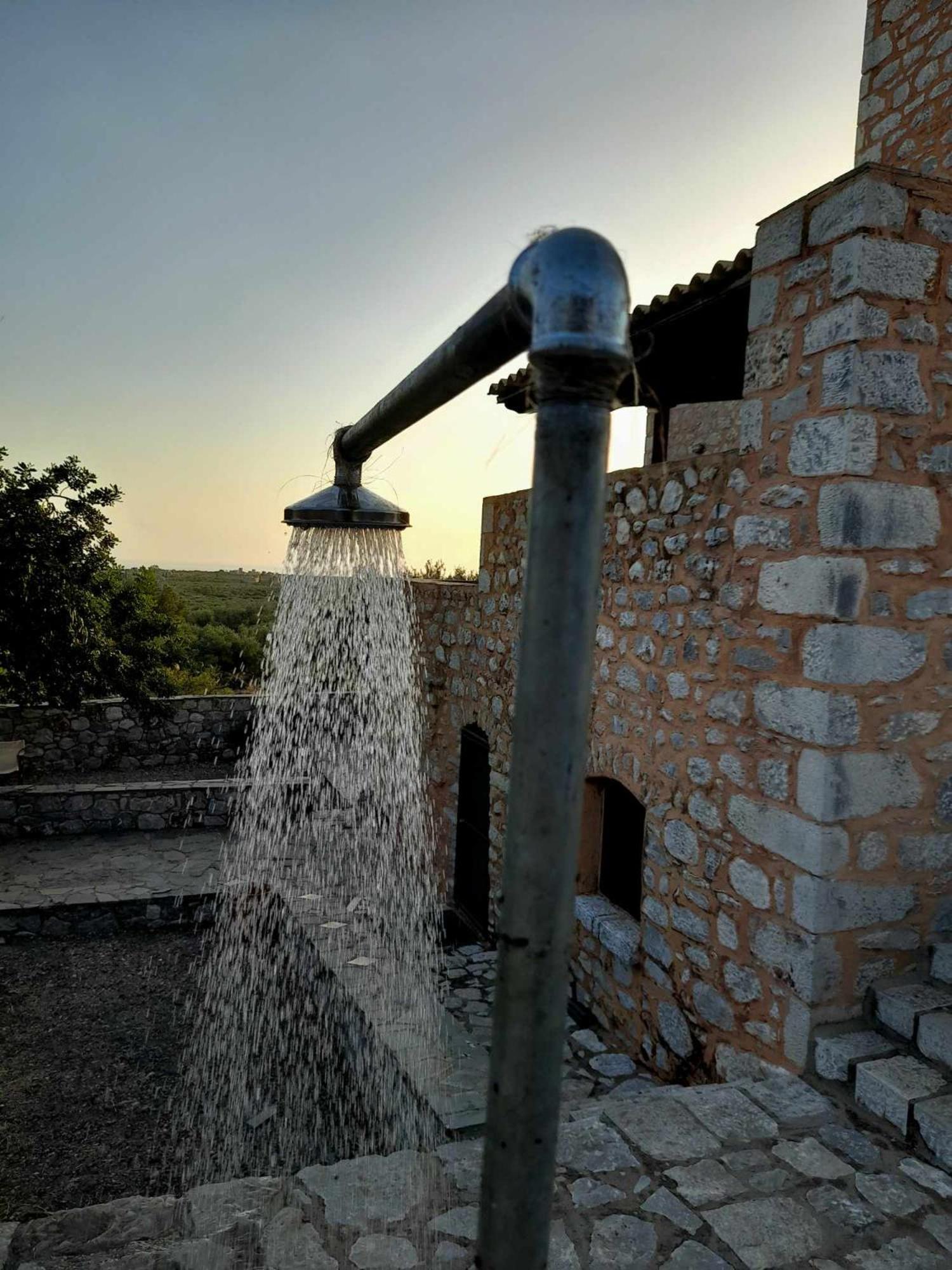 The Two Carob Trees, Traditional Stonehouse, Nikandri, Pirgos Diros Lägenhet Lefkias Exteriör bild