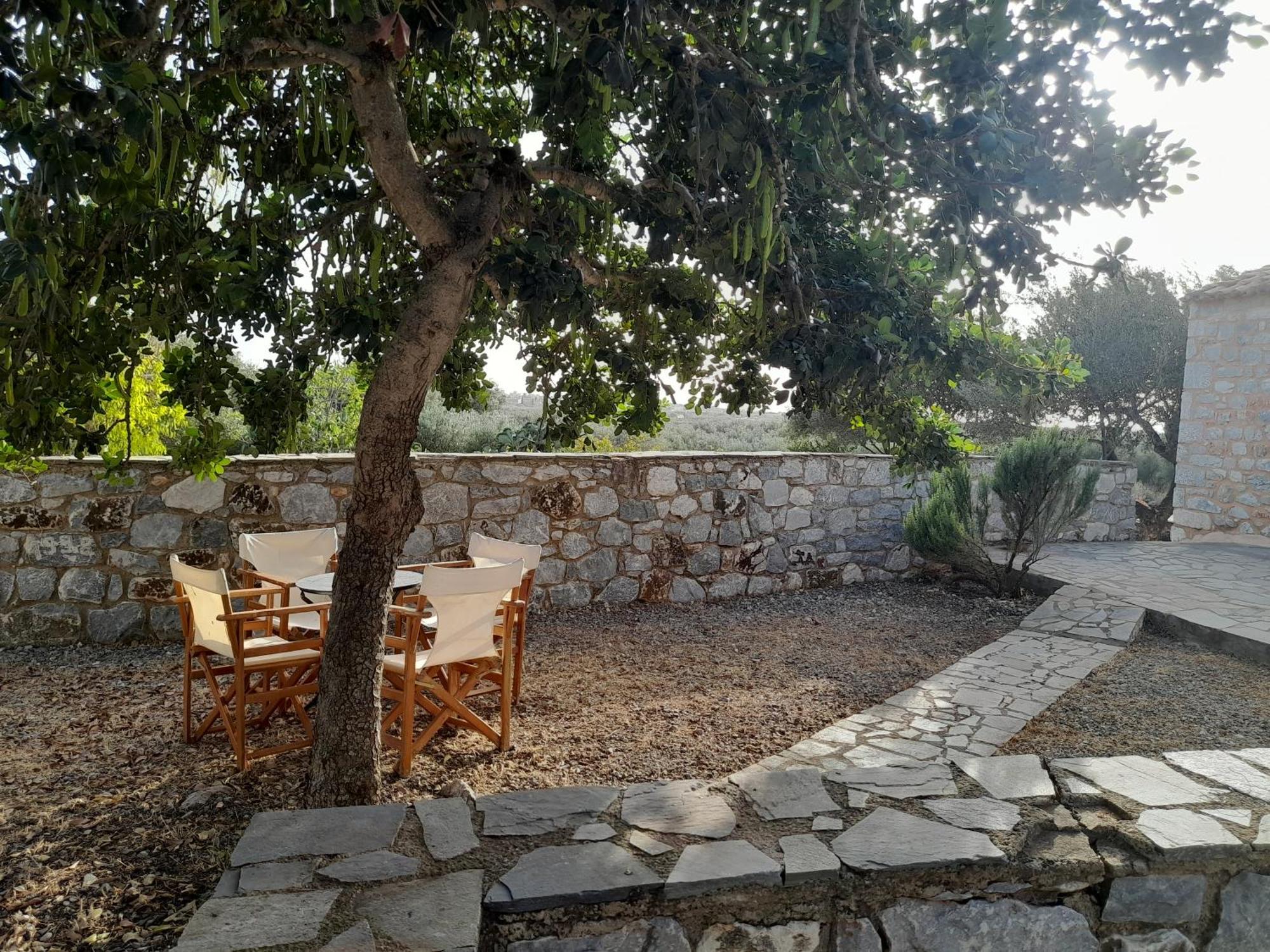 The Two Carob Trees, Traditional Stonehouse, Nikandri, Pirgos Diros Lägenhet Lefkias Exteriör bild